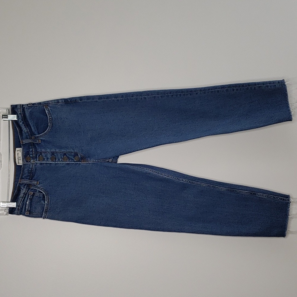 Abercrombie & Fitch The‎ Mom Jeans button-front high-rise raw hem size 6/…
